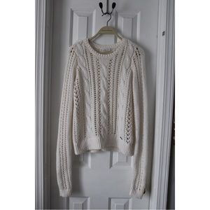 White Ambercrombie & Fitch sweater. Size: Medium.